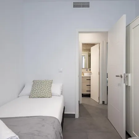 Florit Flats - The Patraix Appartement