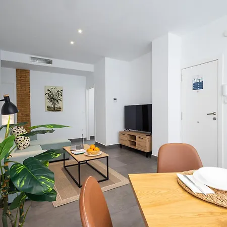 Florit Flats - The Patraix Apartment